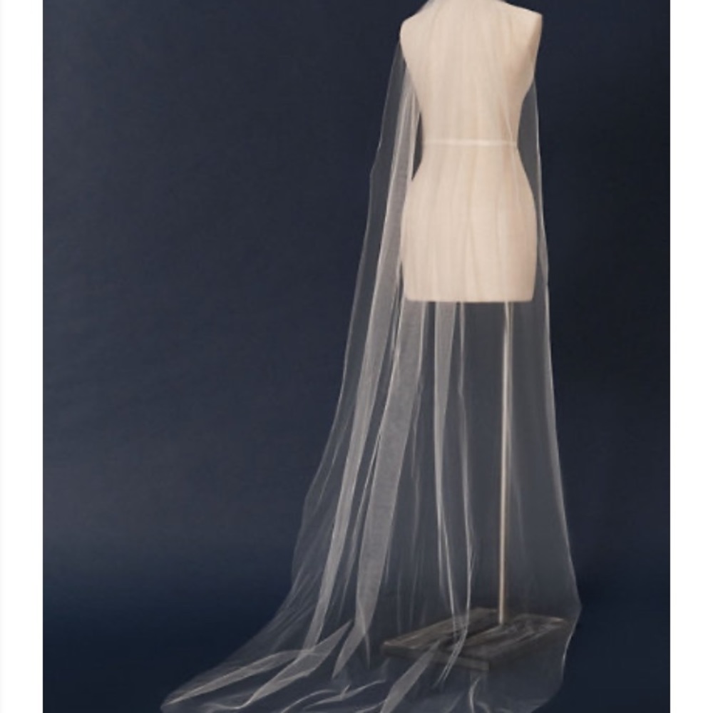 BHLDN Beauvoire Chapel Veil